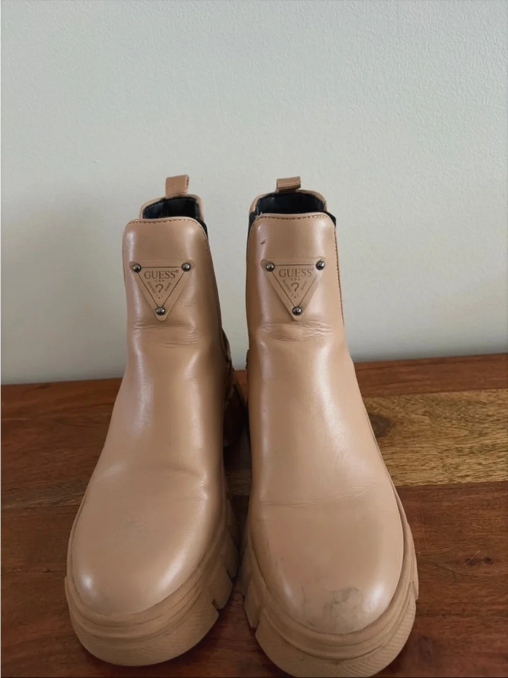 Guess boots size 6